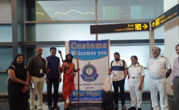 భోగాపురం ఎయిర్పోర్టులో తొలి ప్రయాణికుడికి స్వాగతం పలికిన ‘మన్యం దీరుడు’ హీరో సత్యనారాయణ.. Bhogapuram first passenger