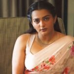 Parvathy Thiruvothu: ‘నా గొంతు నొక్కేస్తున్నారు.. ఇండస్ట్రీలో నన్ను తొక్కేస్తున్నారు’ Parvathy Thiruvothu